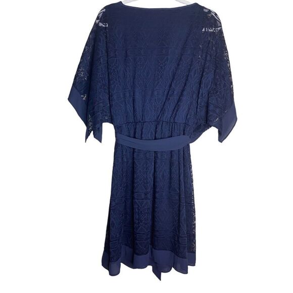 DB Established 1962 Wm’s Sz 14 Blue Lace Lined Kimono Pull Over Belt Dress - Picture 4 of 6